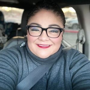 Meet your Posher, Lorena